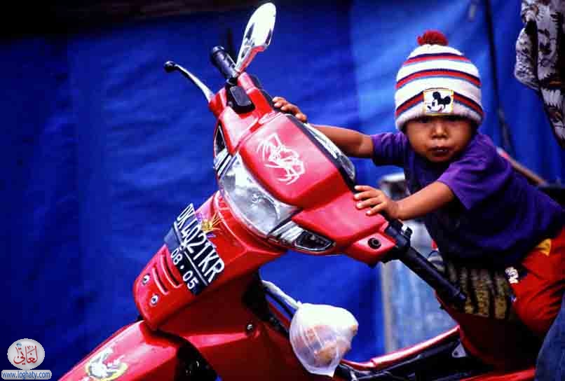 baby on motor cycle2